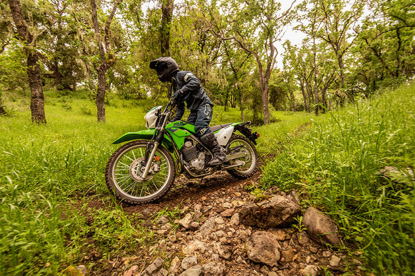 Ist die Kawasaki KLX230S 2022 das beste Einsteiger-Bike?