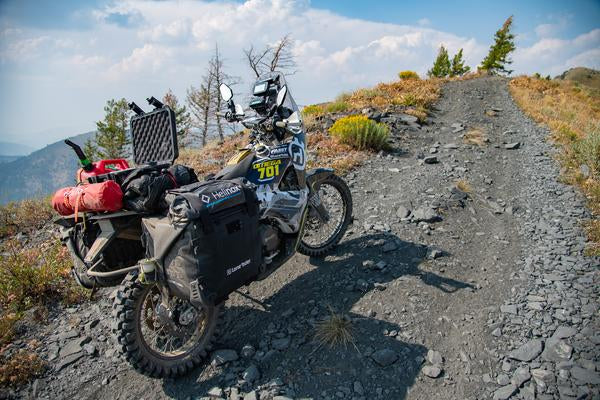Ausrüstung, die du unbedingt (nicht) für deine ADV-Motorradtour packen  musst