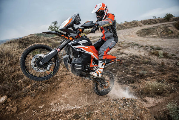 KTM 790 Adventure R: Worum geht es bei diesem Hype (Technische Daten und Merkmale)