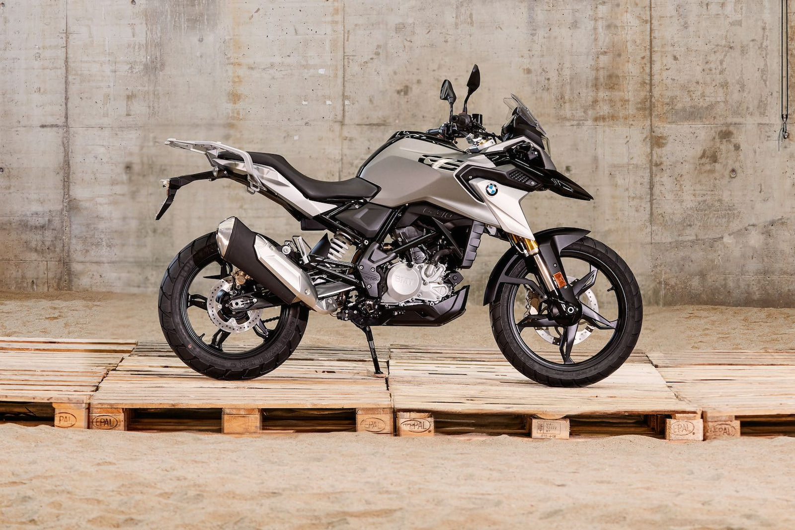 BMW G 310 GS Das perfekte Einsteiger Abenteuer Motorad Motorrad Abenteuer und Camping Ausstattung von Lone Rider
